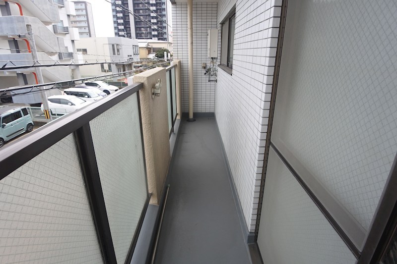 バルコニー　ベランダで気持ちよく洗濯物を乾かしましょう