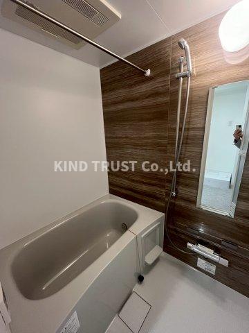 バス・シャワールーム　コンパクトで使いやすいお風呂です