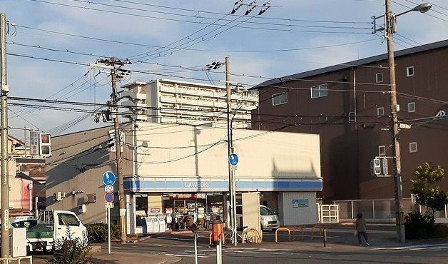 コンビニ　ローソン様（コンビニ）まで50m