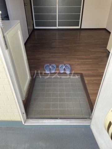 メゾン勝田台Aの玄関写真