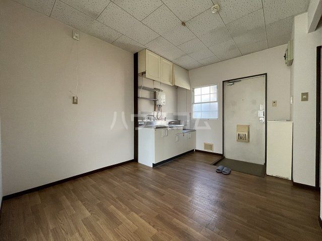 メゾン勝田台Aの居間写真
