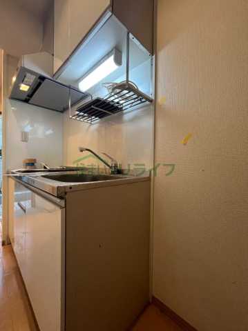 キッチン　※参考写真です。同じ間取りの別部屋になります。