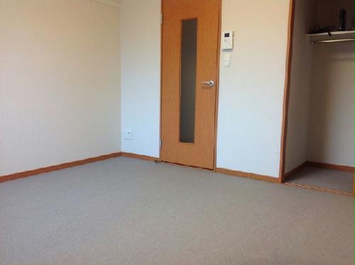 居室・リビング　居間（ベランダ側）