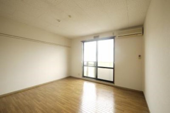 居室・リビング　※他号室の写真です