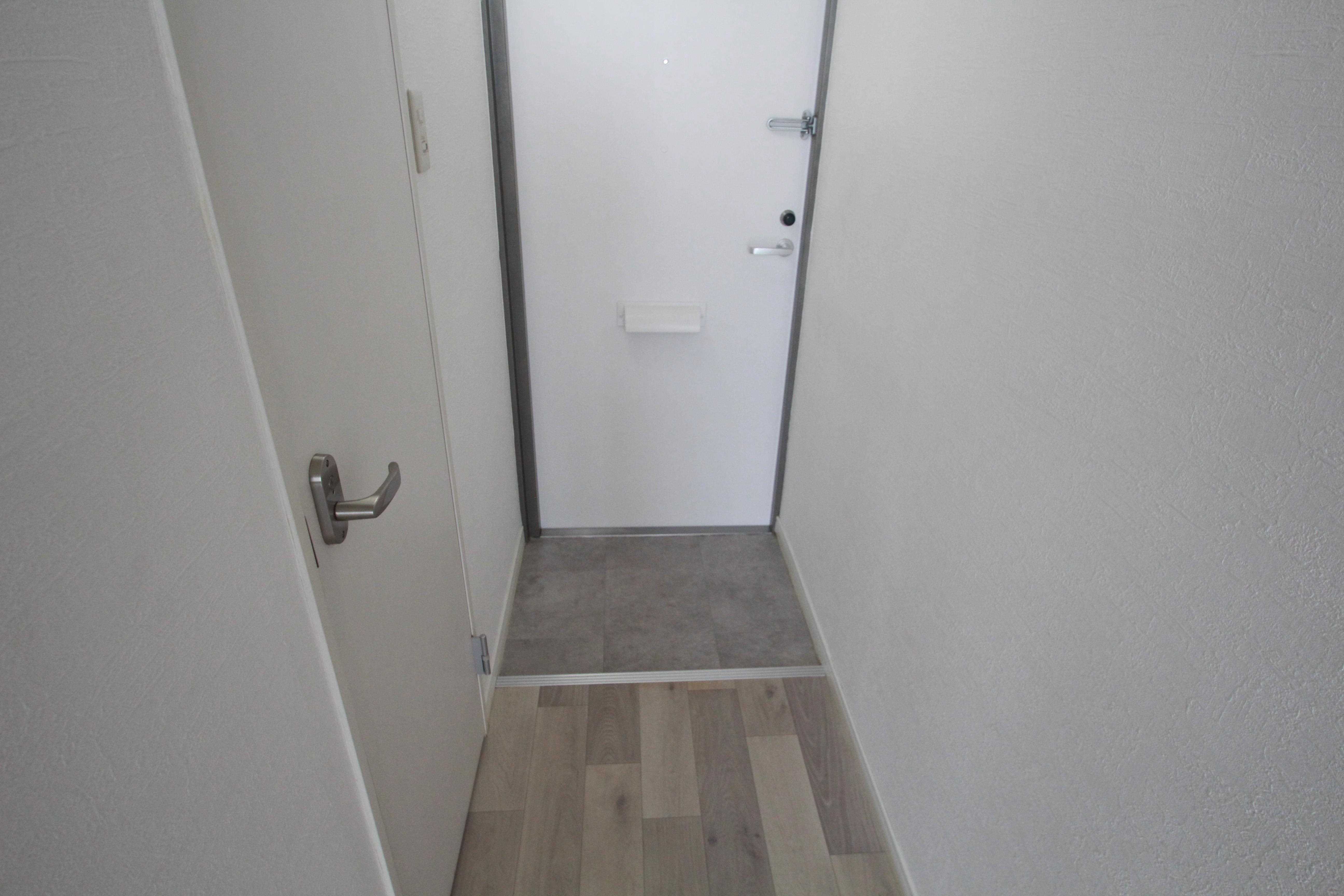 玄関　玄関です。