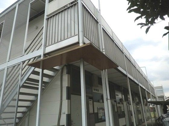 エントランス　設備・仕様は号室により異なる為、現況を優先致します。