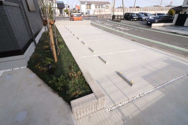 駐車場　駐車場