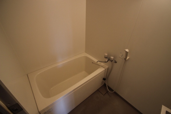 バス・シャワールーム　※別部屋の写真です