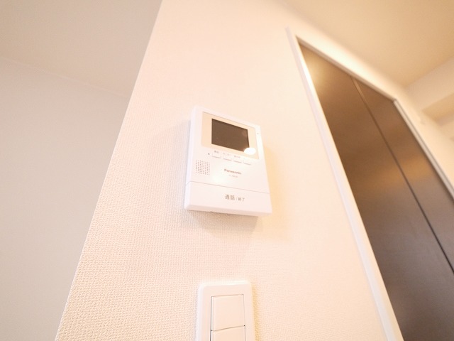 セキュリティ　モニター付きインターホンです