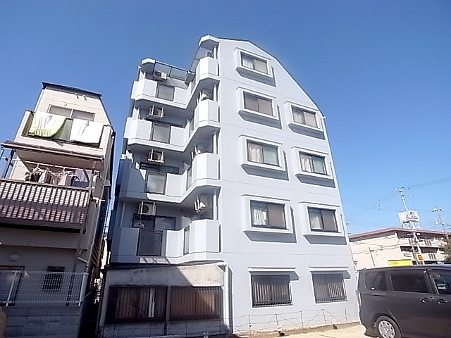 建物外観　タイル貼りの外観