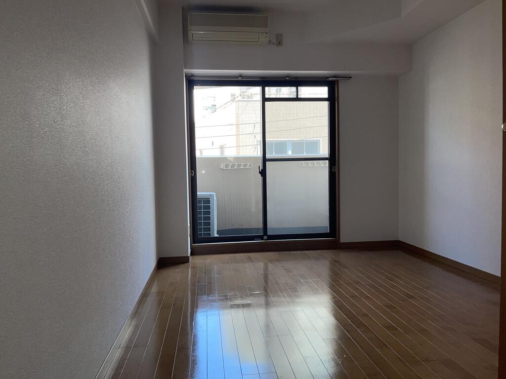 居室・リビング　反転タイプです。