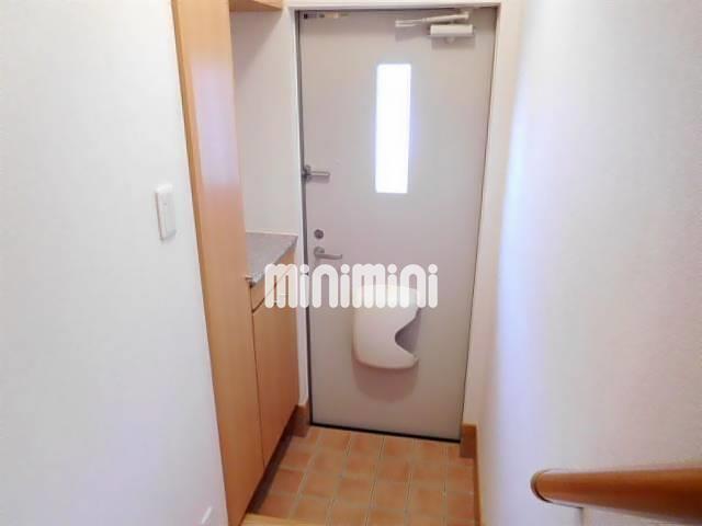 玄関　玄関ポスト・下駄箱付きの玄関です。