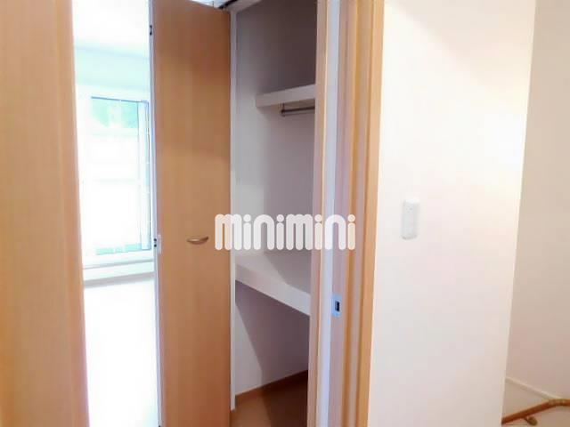 収納　階段横の収納です。