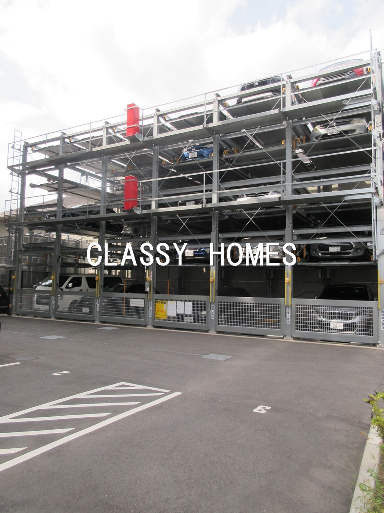 駐車場　2023年竣工　ジオ八潮イーストレジデンス：駐車場