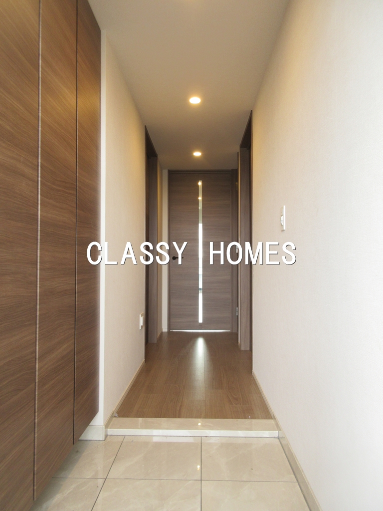 玄関　2023年竣工　ジオ八潮イーストレジデンス：玄関