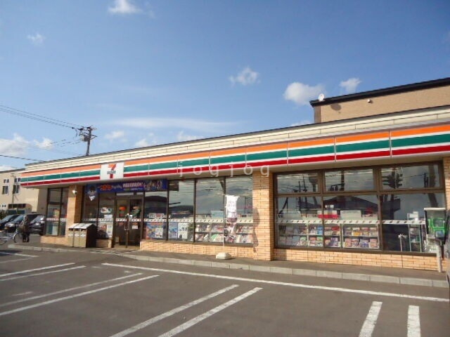 コンビニ　セブンイレブン北斗七重浜店（コンビニ）まで569m