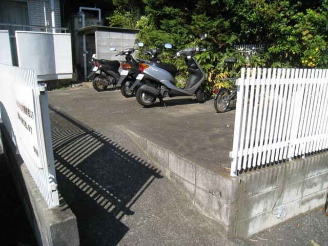 その他共有部分　～バイクも置いちゃっています～