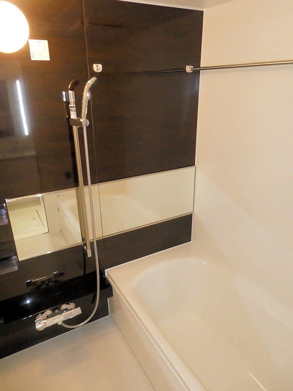 バス・シャワールーム　追い焚き・浴室乾燥機能付きのゆったりバスルーム！