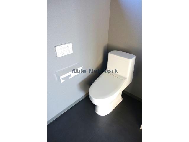 トイレ　温水洗浄便座（1Ｆ）