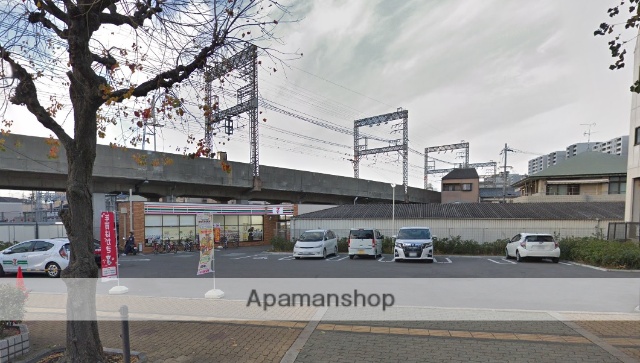 コンビニ　セブンイレブン（コンビニ）まで1306m