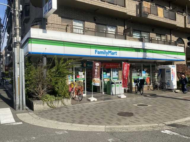 コンビニ　ファミリーマート（コンビニ）まで507m