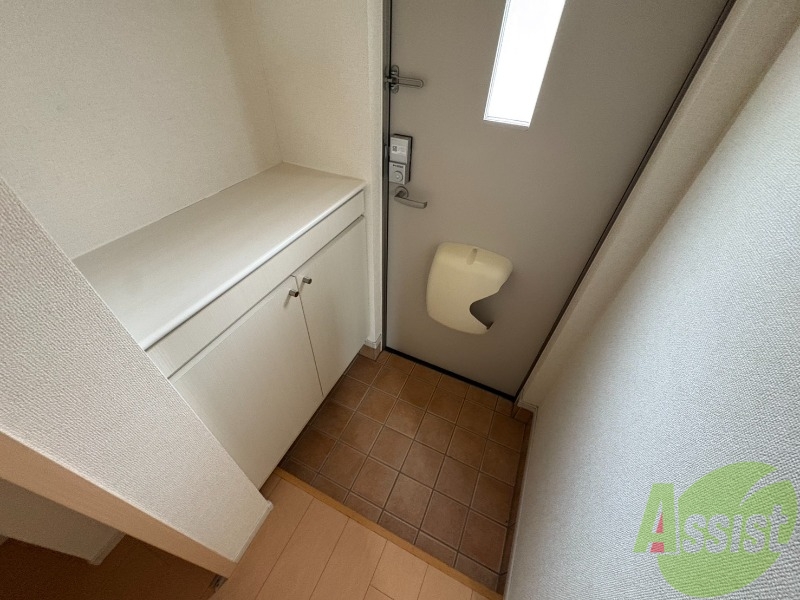 玄関　仕事から帰って迎えてくれるのはスタイリッシュな玄関です。