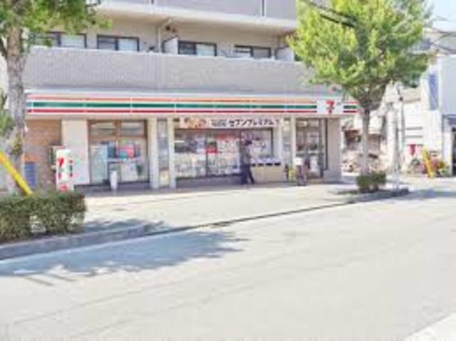 コンビニ　セブンイレブン神戸泉が丘店（コンビニ）まで500m