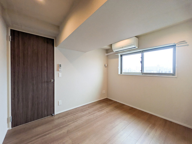 その他部屋・スペース　洋室５．８帖？