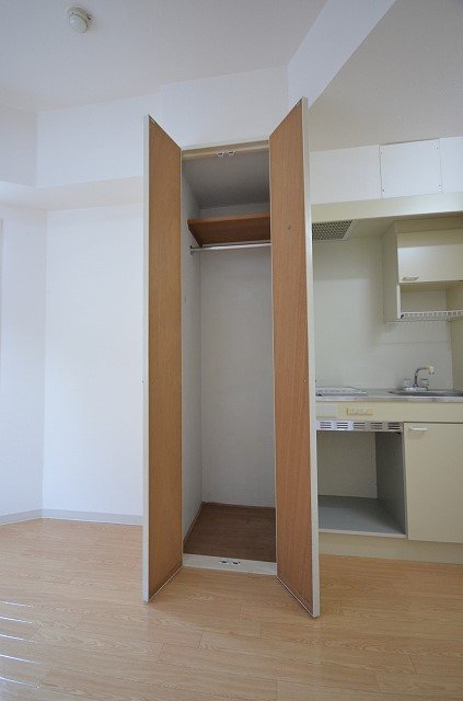 玄関　同物件別号室の写真です。