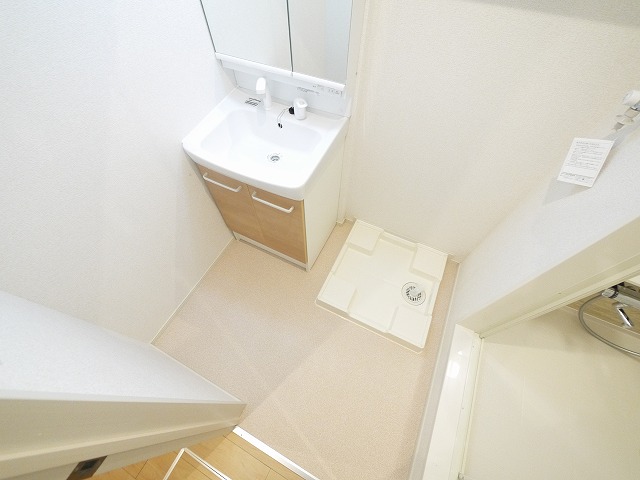 洗面設備　スペースが確保できる洗面所です