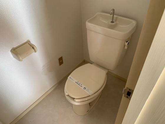 トイレ　※別号室のお写真です。