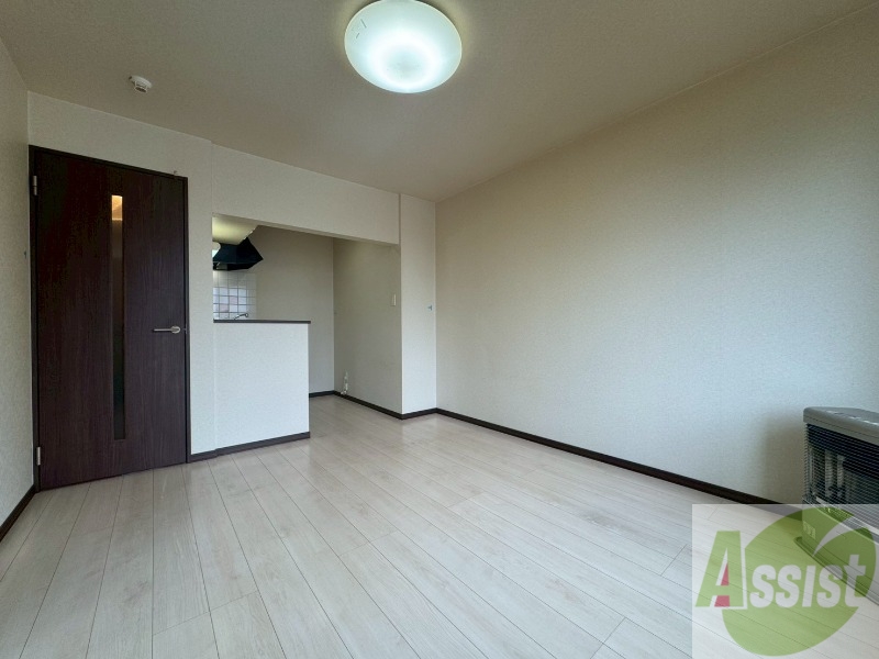 居室・リビング　広くてキレイなお部屋が広がっていて、充実した生活が送れそう。