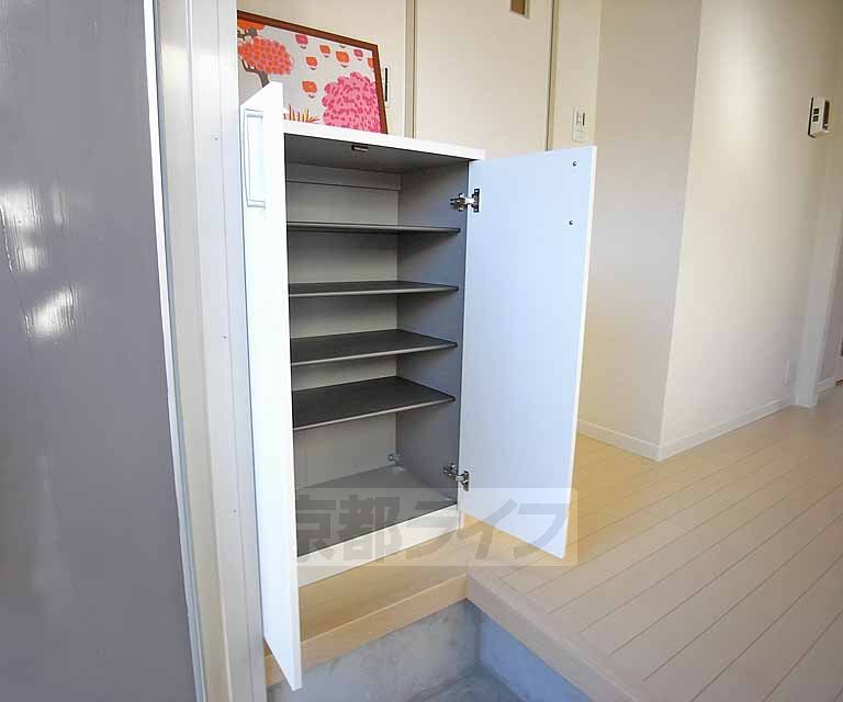 収納　靴箱も新設です。