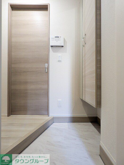 玄関　お部屋探しは株式会社　タウンハウジング　までお気軽にお問合…