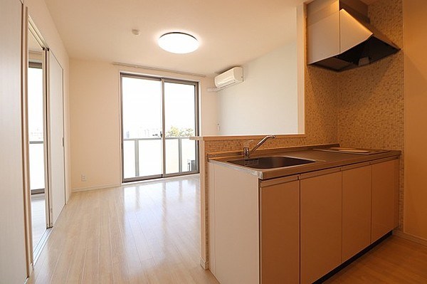 キッチン　※同タイプ別号室参考写真