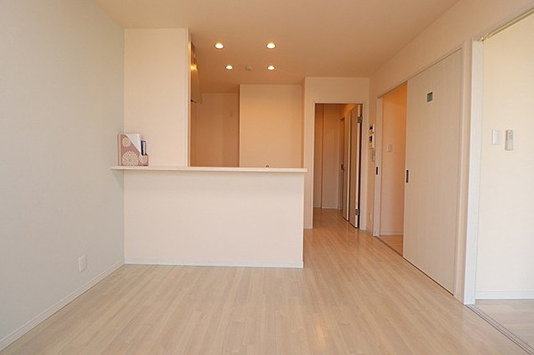 居室・リビング　※同タイプ別号室参考写真