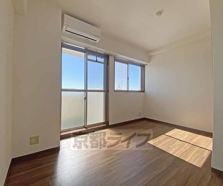 居室・リビング　最上階・角部屋・南向きのおｊ部屋です。地下鉄松ケ崎駅ま...