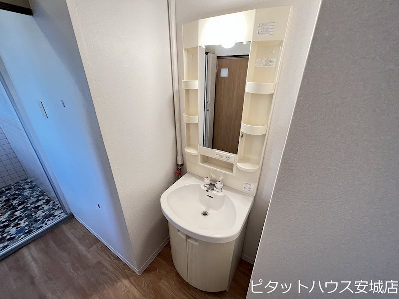 洗面設備　402参考写真