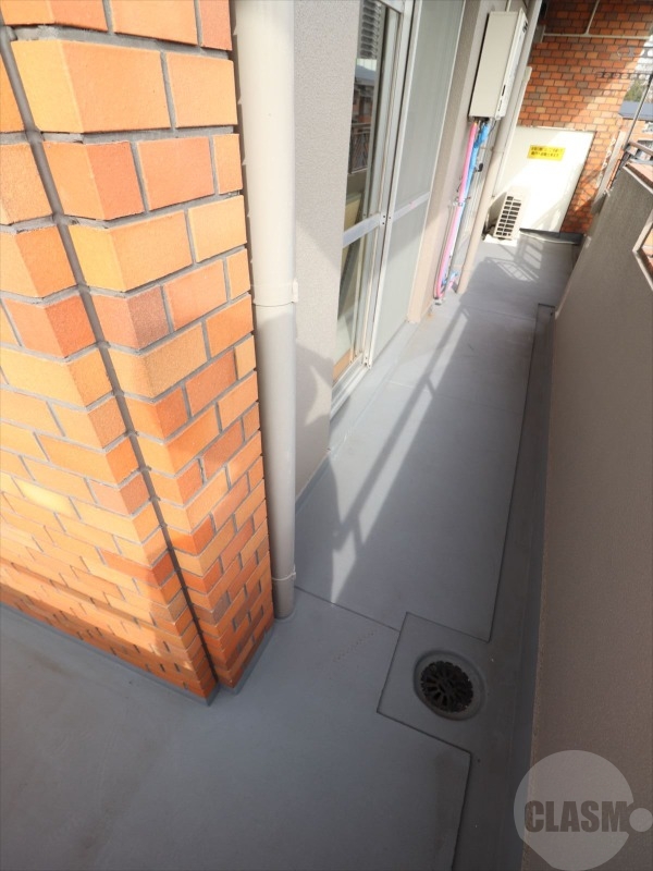 バルコニー　明るいバルコニー