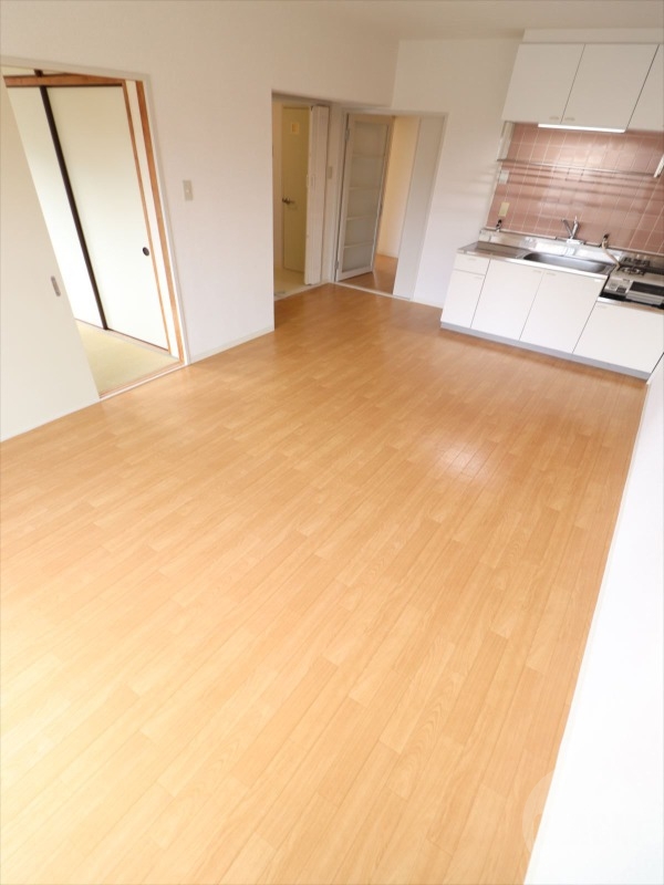 居室・リビング　１１．２帖のリビングルーム