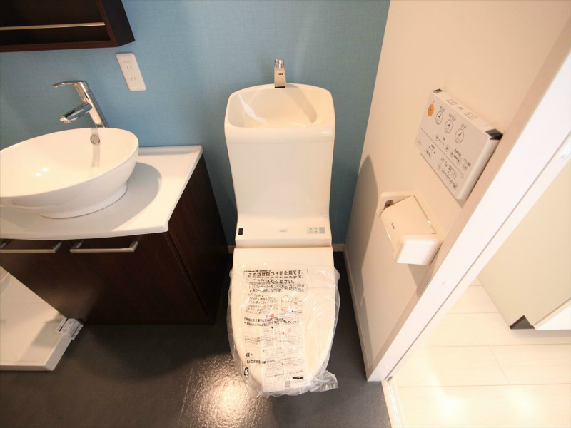 トイレ　温水洗浄暖房便座付トイレ