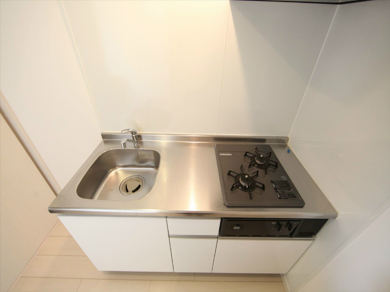 キッチン　システムキッチン（ガス2口）冷蔵庫・レンジ等ご用意できます