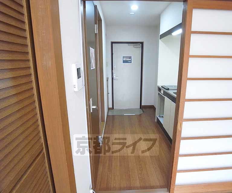 その他設備　お部屋と廊下の間にドアありです。