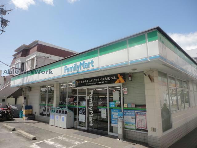 コンビニ　ファミリーマート赤池駅前店（コンビニ）まで311m