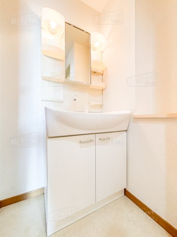 洗面設備　綺麗で明るい洗面所です☆