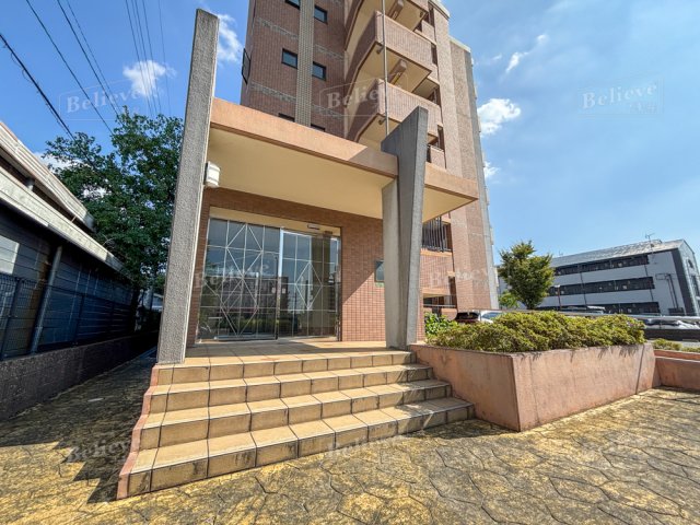 エントランス　オートロック付きのエントランス☆