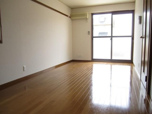 居室・リビング　◆フローリング８．２帖◆