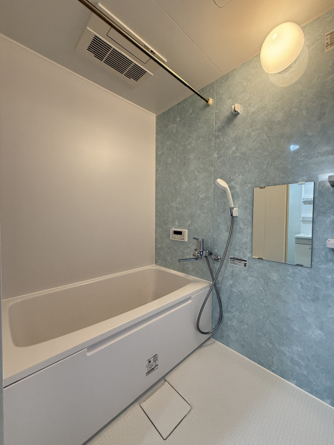 バス・シャワールーム　水回り全て新品リフォーム完了！