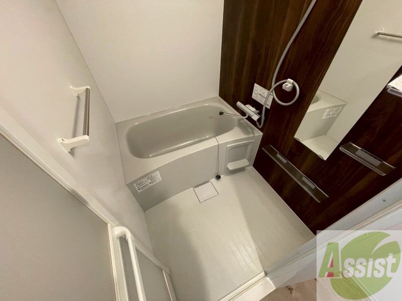 バス・シャワールーム　お風呂になります。一日の疲れを癒してくださいね。