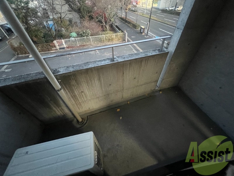 バルコニー　バルコニーです。広々としていて開放感がありますね。。